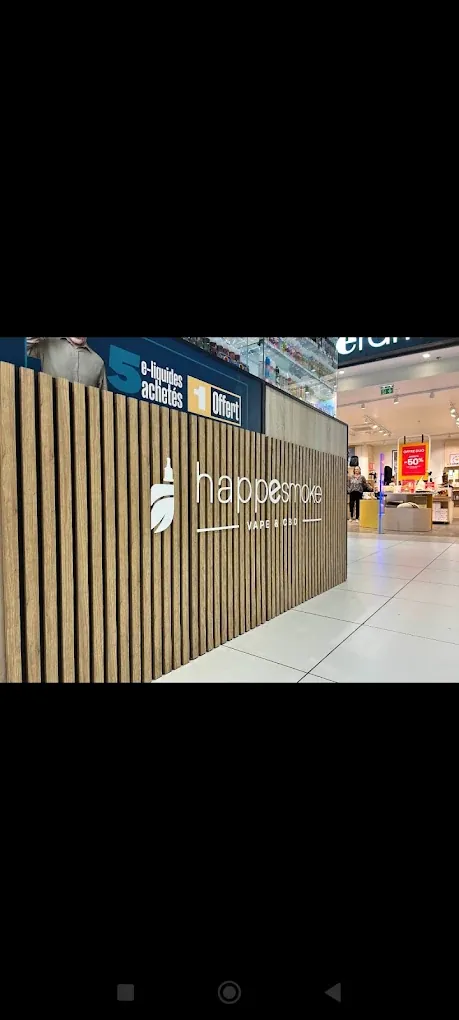 Vitrine du magasin HappeSmoke Les Arcs